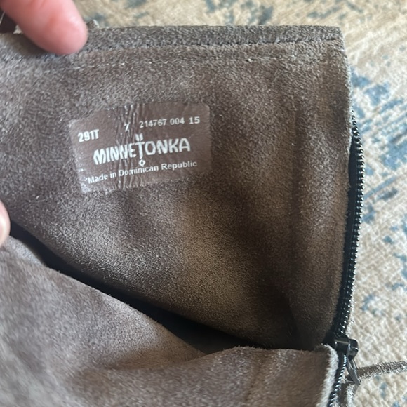 Cute Gray leather Minnetonka moccasins women’s size 7 - Picture 6 of 7